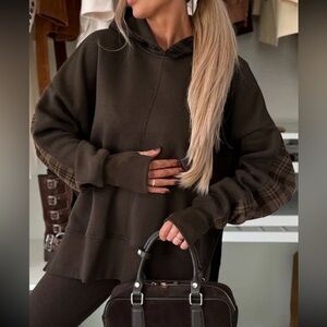 ✨Brown Plaid Sweatshirt 🤎
